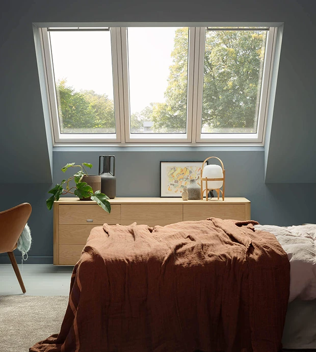 Camera mansardata con finestra Velux