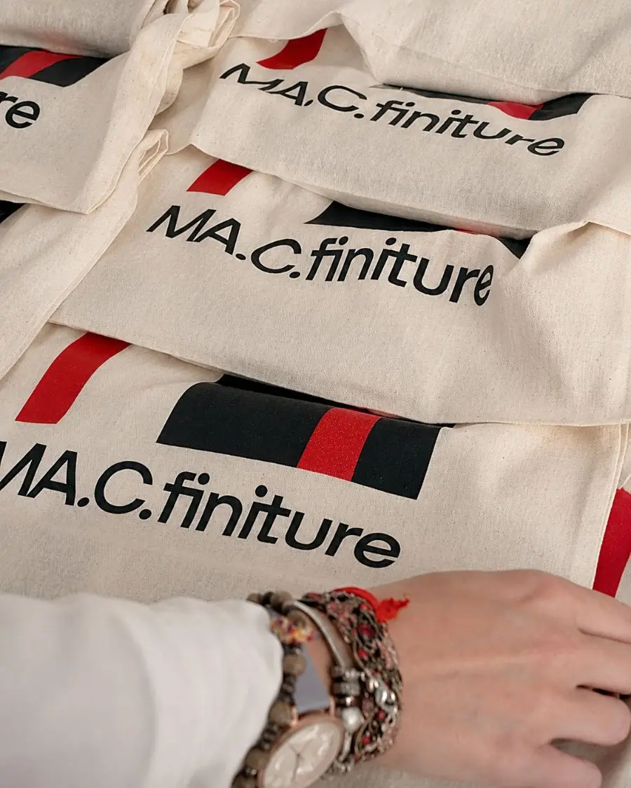 Shopper personalizzate Ma.C. Finiture durante evento inaugurale
